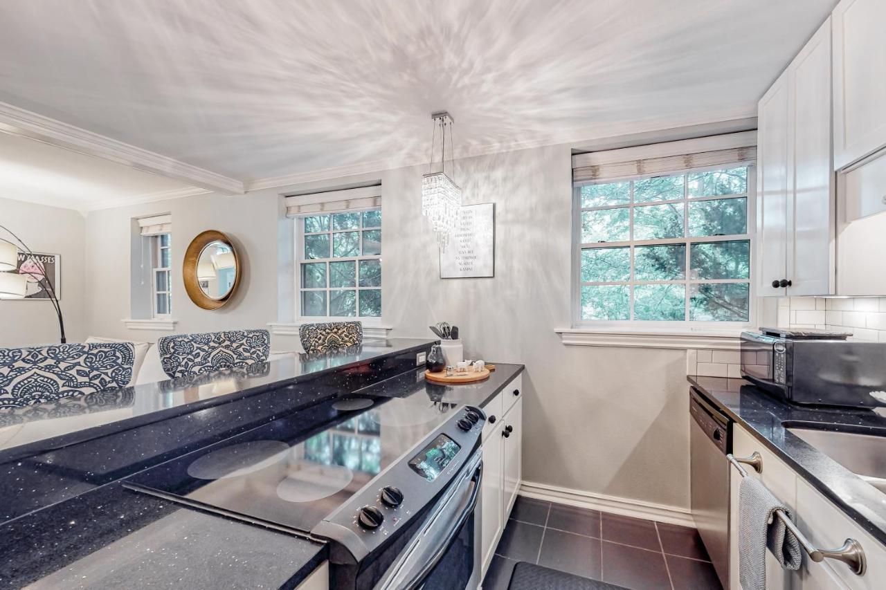 The Saint Apartment Fayetteville Luaran gambar