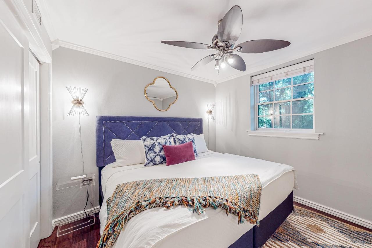 The Saint Apartment Fayetteville Luaran gambar